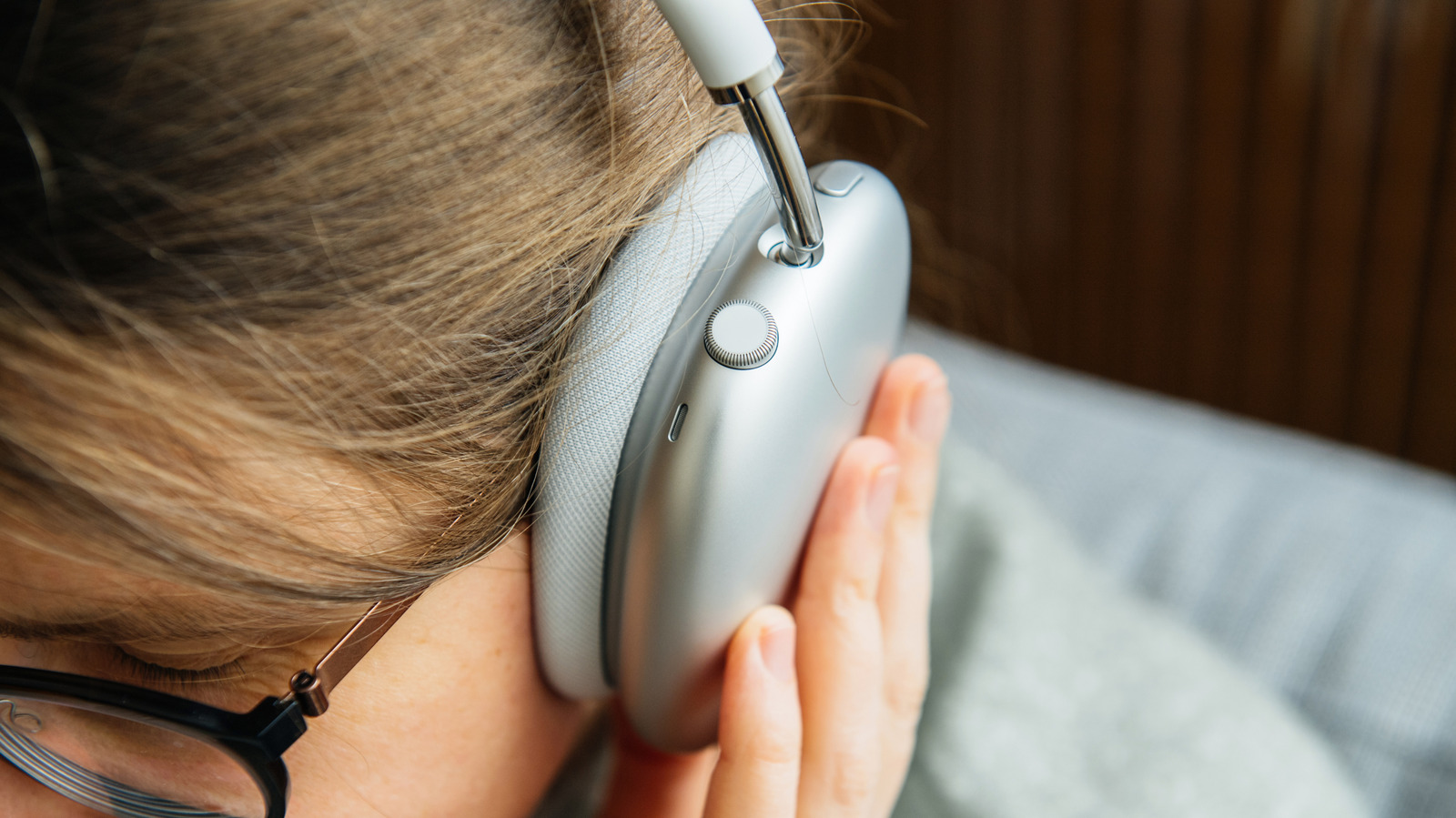 Plus Minus Pakai Headphone Noise Cancelling, Jangan Asal Aktifkan
