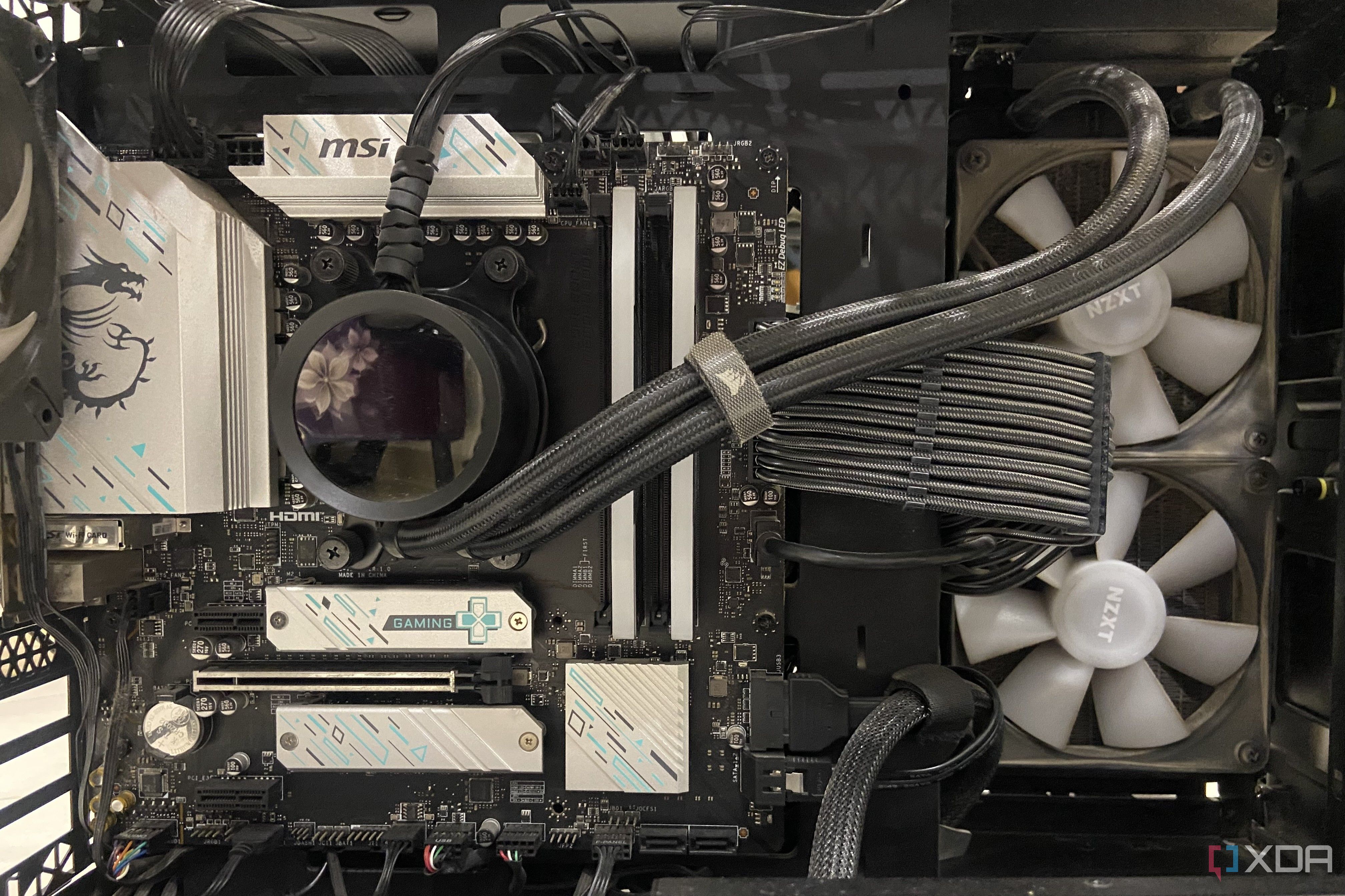 Empat Header di Motherboard Modern yang Nyaris Tak Berguna tapi Terus Dipasang
