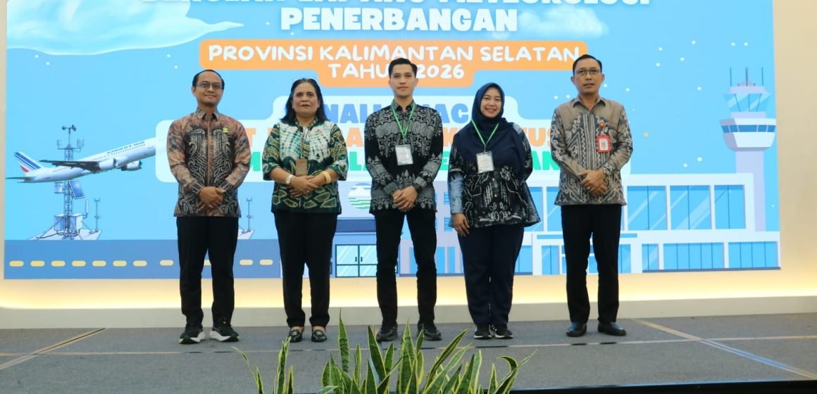 BMKG Banjarbaru Latih 3 Pemangku Aviasi Kalsel Baca Cuaca Ekstrem Lewat Sekolah Lapang