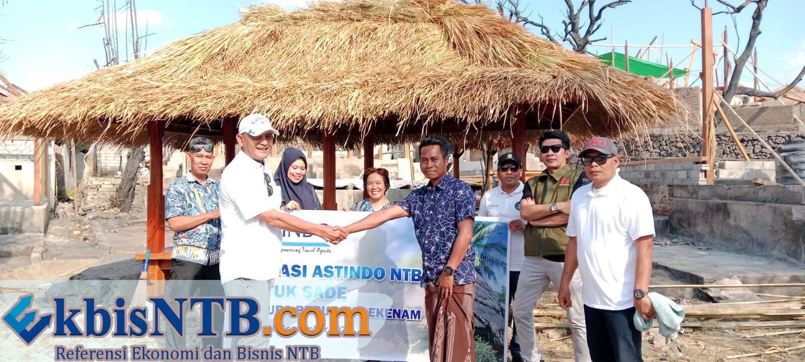 ASTINDO NTB Serahkan Sekenem untuk Percepatan Pemulihan Wisata Kampung Adat Sade Lombok Tengah