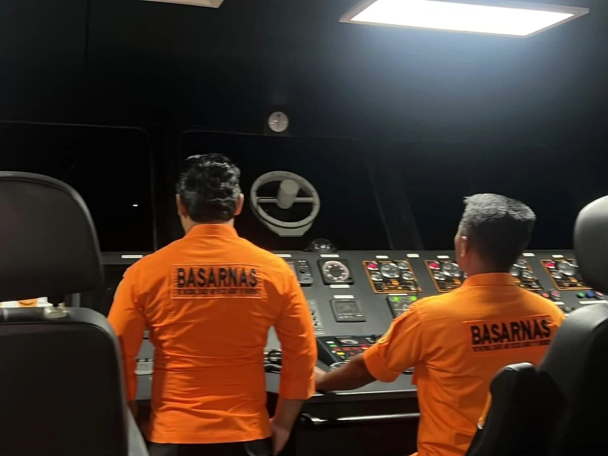 Basarnas Kendari Kerahkan KN SAR Pacitan, 40 Personel Dikerahkan Cari Korban KM Virgo Transport 8 di Laut Jawa