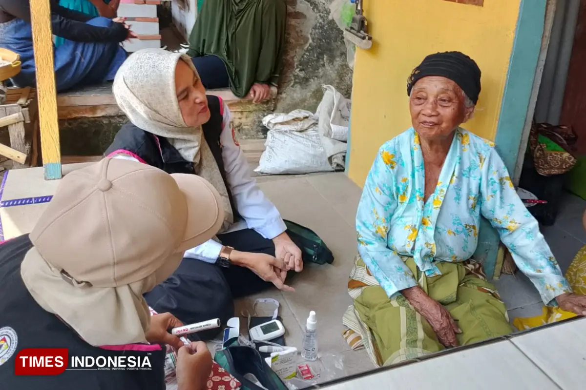 Dituding Sekadar Foto-foto, Tim Home Care Jember Sebut Pemeriksaan Awal Penentu Perawatan