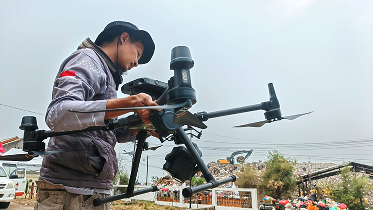 Drone Thermal Diskominfo Bogor Buru Titik Panas Tersembunyi di TPA Galuga