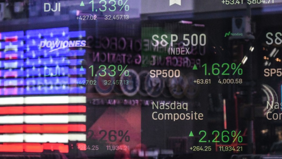 Wall Street Fluktuatif, Yield Treasury 10 Tahun Tembus 5% Gara-gara Minyak