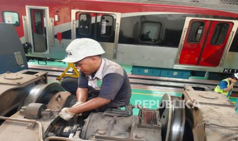 INKA-KAI Commuter Tuntaskan Check Up KRL iE305, Perjalanan Redline Bertambah
