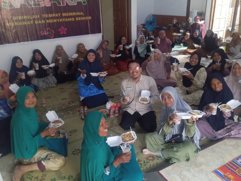 30 Senior di Sukoharjo Ikut Kelas Memasak Griya Senior Sabara, Diajari Ubah Hobi Dapur Jadi Sumber Cuan