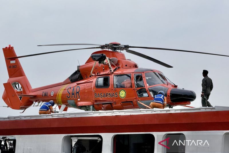 Helikopter HR 36012 Disiagakan Basarnas untuk Evakuasi Korban KM Virgo Transport 8