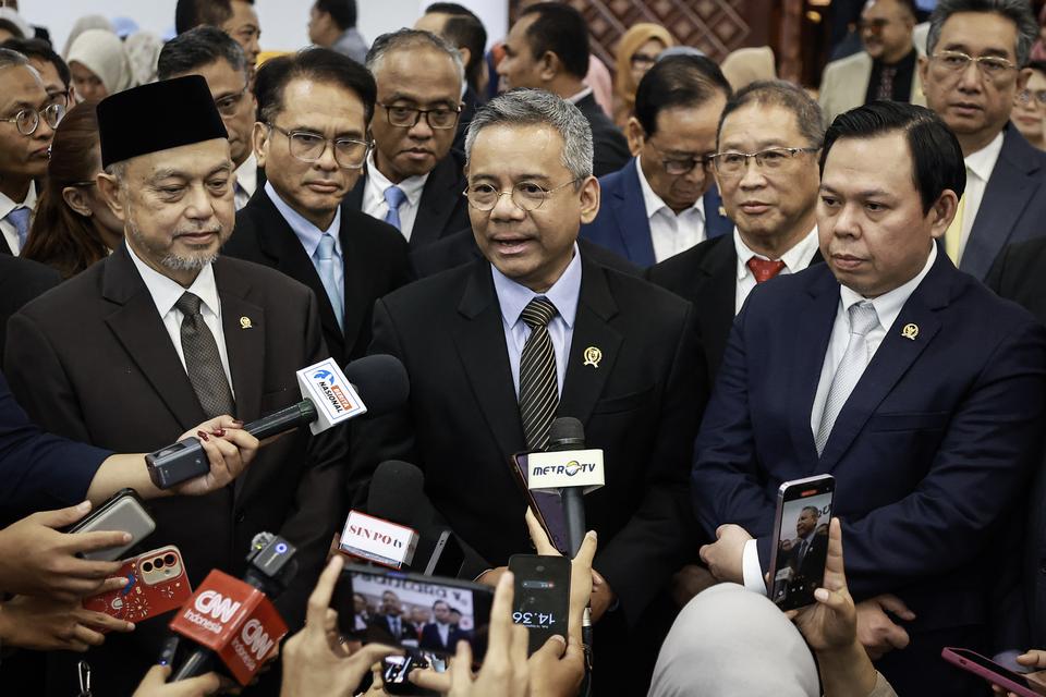 Menkeu Suahasil Bahas Pembatalan Rotasi 400 Pejabat DJP dan Bea Cukai