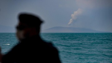 Fenomena 'Telor Ceplok' Muncul di Kawah Gunung Anak Krakatau Usai Erupsi