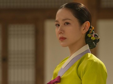 Son Ye Jin Jadi Dalang Cinta Berbahaya di Drakor The Scandal