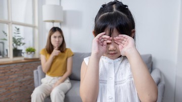 10 Kalimat Toksik Orang Tua Zaman Dulu yang Menyakiti Anak Gen Z