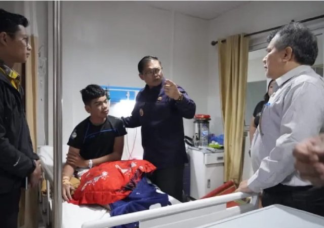 Wakil Bupati Karo Jenguk 29 Siswa Korban Keracunan MBG di RS Amanda Berastagi, 60 Pelajar Terdampak