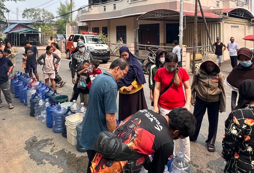PPUKRN Kalbar Salurkan Air Bersih dan Logistik ke Warga Terdampak Kekeringan di Pontianak