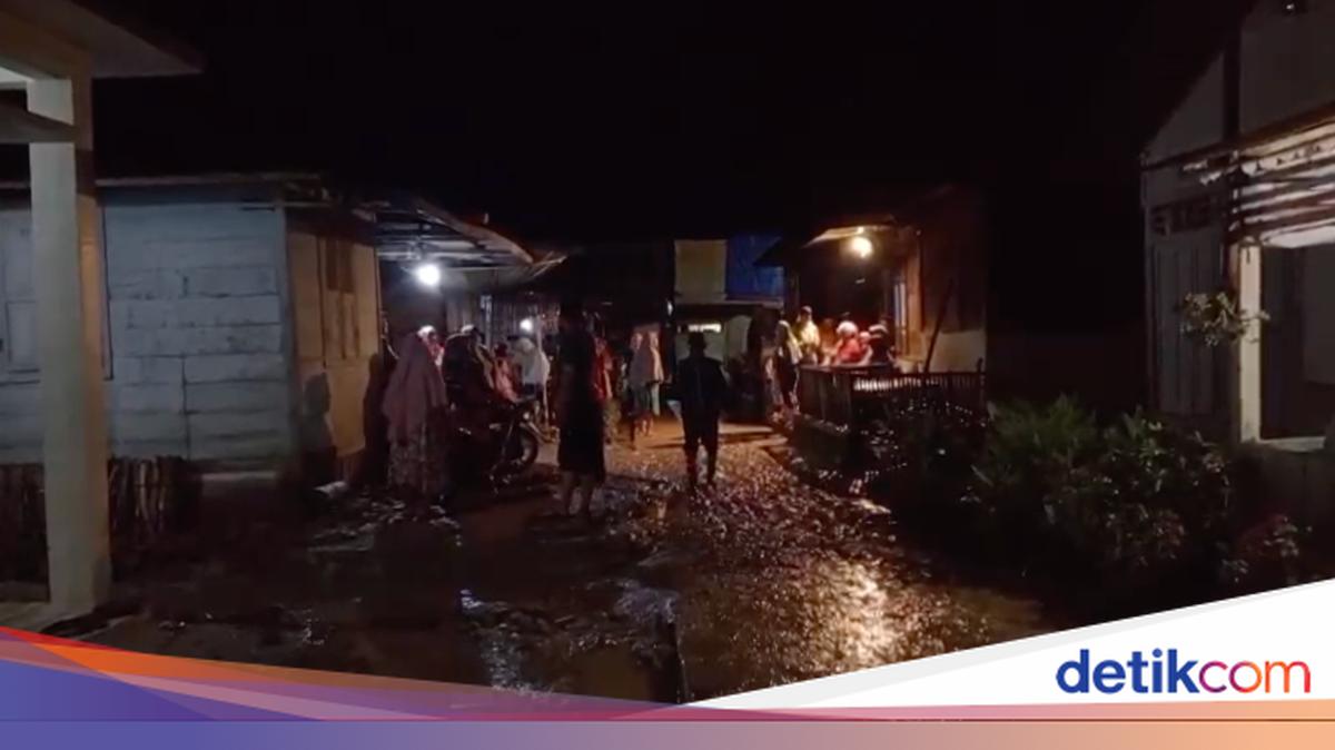 Banjir Luapan Dua Sungai di Pasaman, Seorang Warga Hilang dan 55 Rumah Terdampak