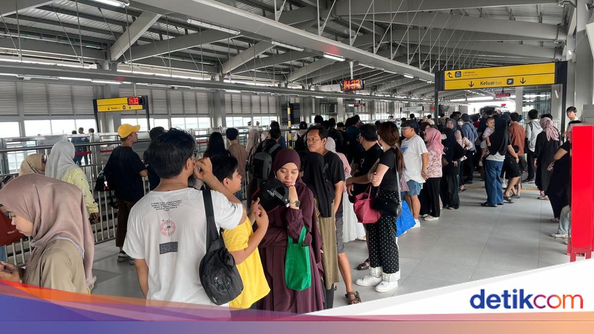 Antrean Penumpang LRT Manggarai Mengular, Jakpro Batasi Kuota 140 Orang per Perjalanan