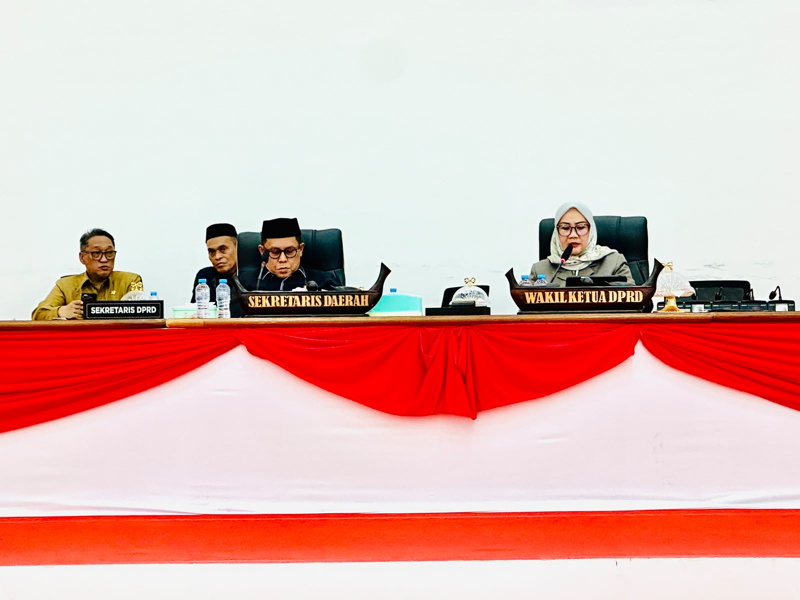 Gubernur Sulbar dan DPRD Sepakati APBD Perubahan 2026 Rp1,88 Triliun, Defisit Rp182 Miliar Ditutup dari Pembiayaan Daerah