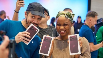 Apple Store Dunia Ramai Sambut Peluncuran iPhone 18 Pro Max