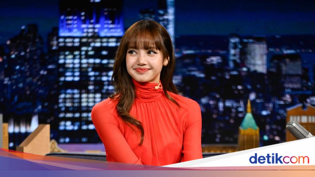 Penampilan Lisa BLACKPINK di Jimmy Fallon Picu Tudingan Oplas Hidung
