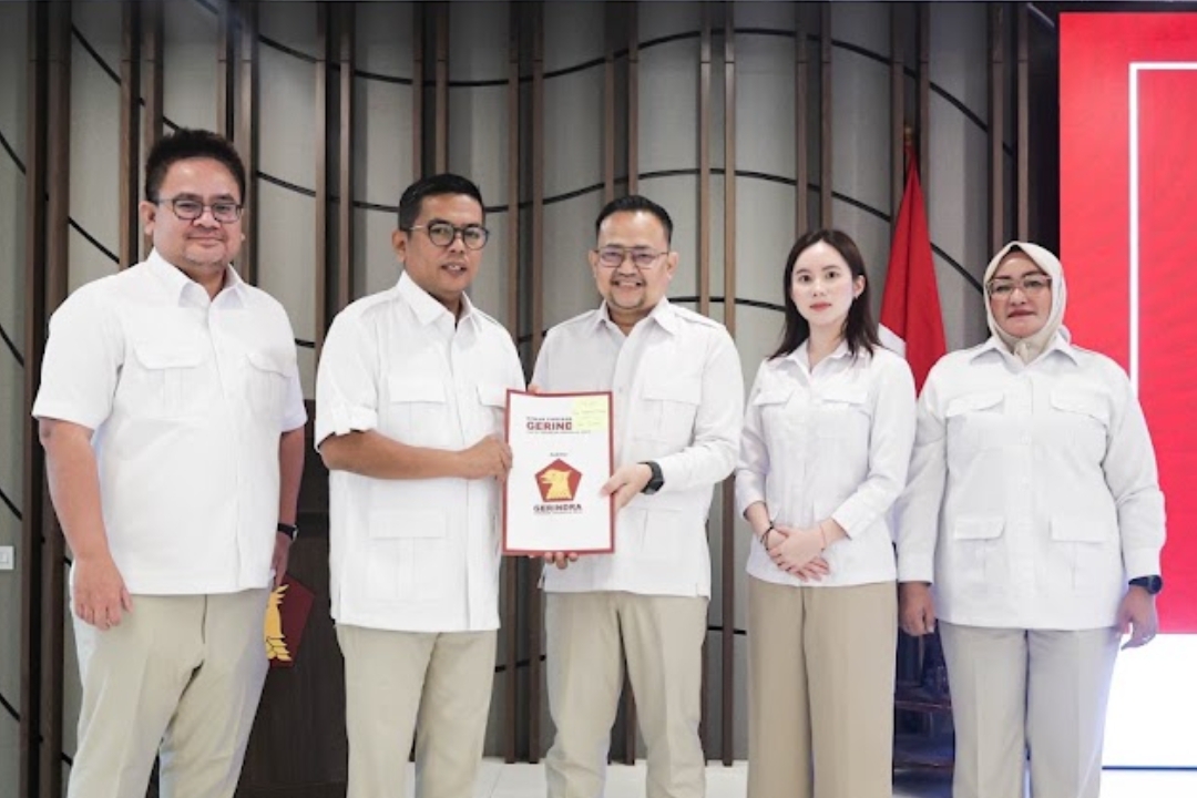 Andra Soni Serahkan SK DPP, Yudi Budi Wibowo Resmi Pimpin DPC Gerindra Kota Tangsel