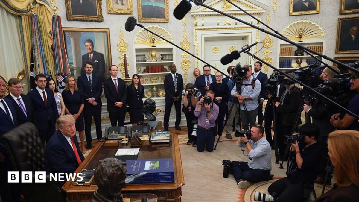 Trump Umumkan Larangan CNN dan Politico di Gedung Putih