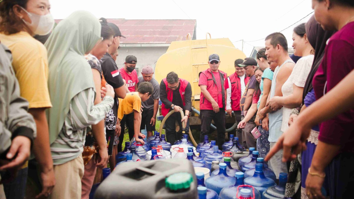 Taruna Merah Putih Salurkan 160.000 Liter Air Bersih untuk Warga Pontianak dan Kubu Raya