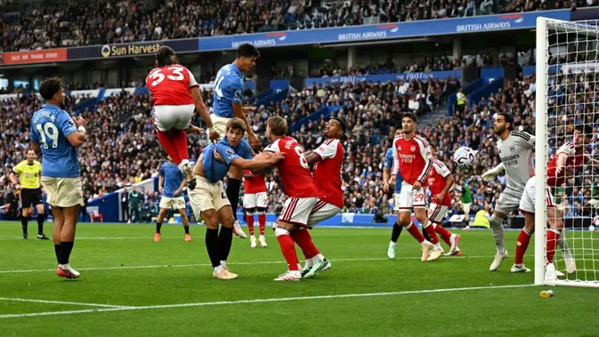 Ezri Konsa: Arsenal Tak Boleh Jadikan Jadwal Padat Alasan Kalah 0-3 di Brighton