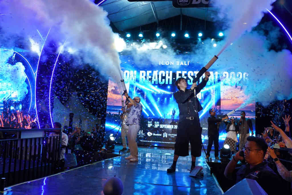 3.000 Pengunjung Padati Pantai Sanur Sambut Jung Wooseok di ICON Beach Festival 2026