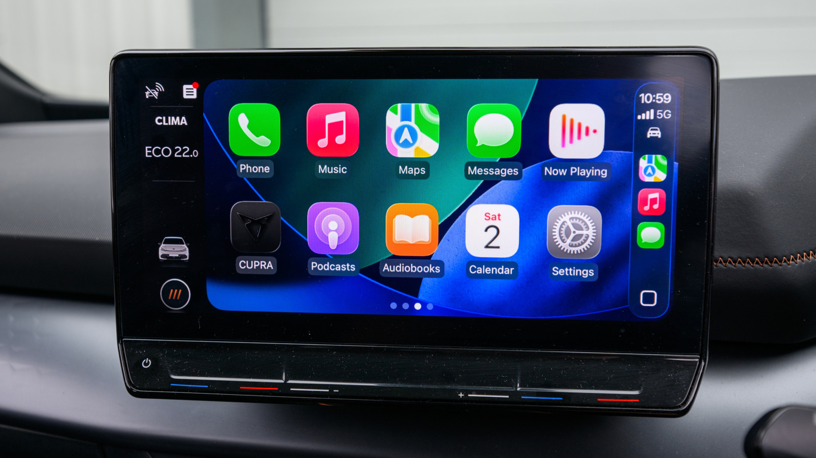 Beda Apple CarPlay dan CarPlay Ultra: Fitur, Syarat, dan Ketersediaan