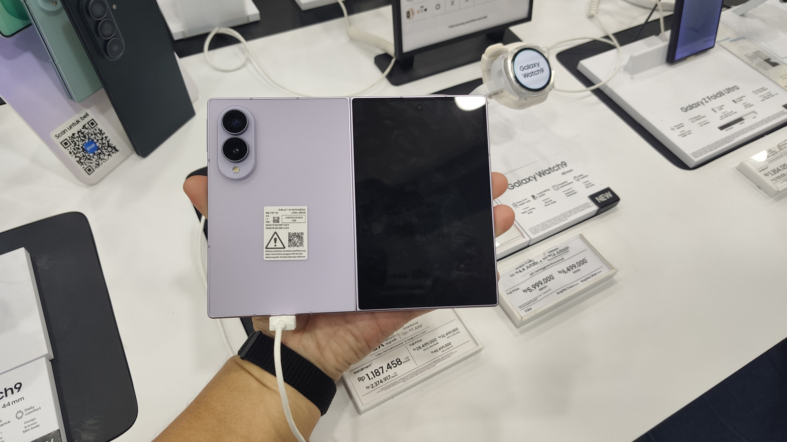 Galaxy Z Fold 8: DeX Kini Bisa Dipakai di Layar Lipat 7,6 Inci