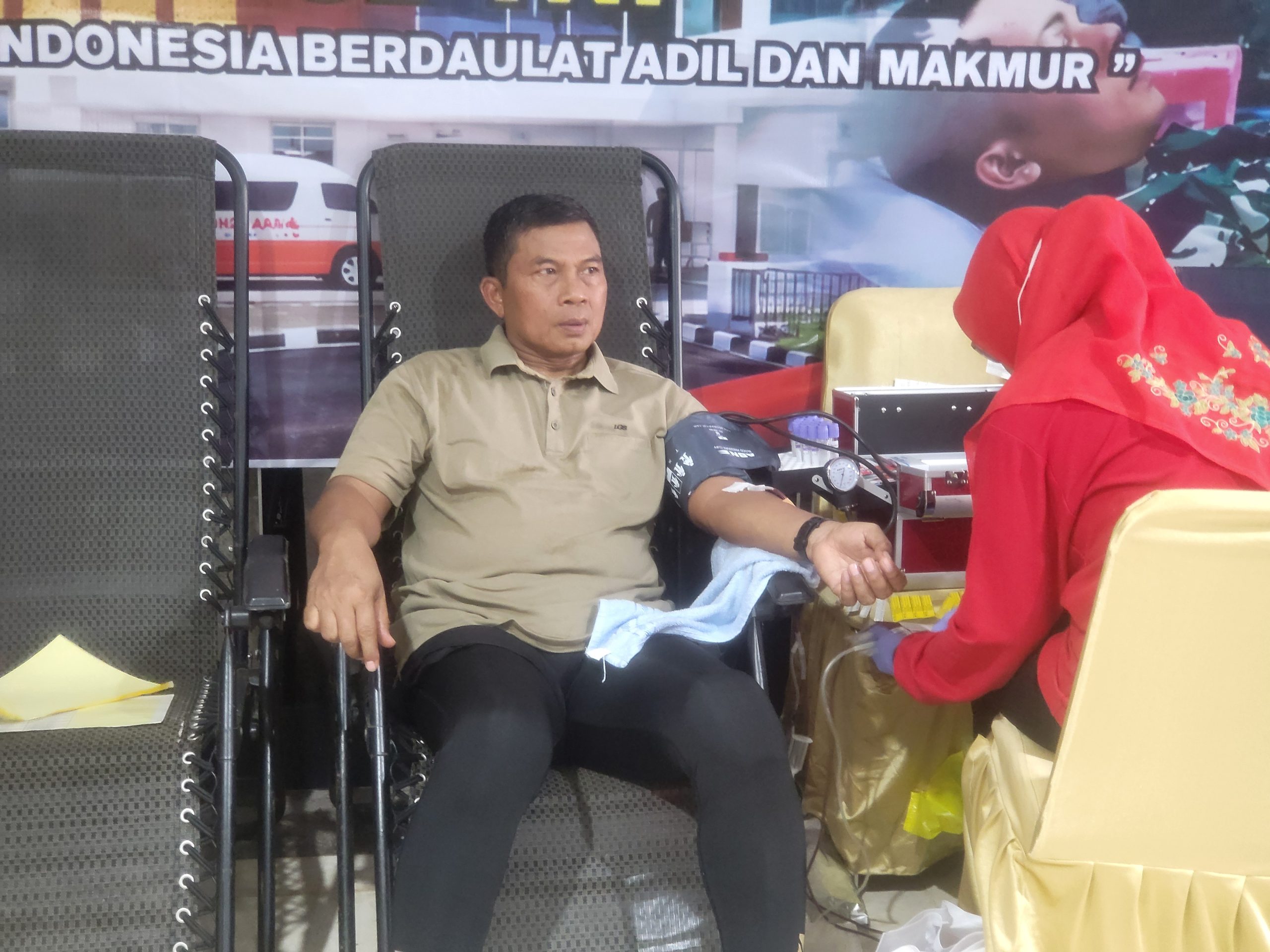 Kodam II Sriwijaya Gelar Pengobatan Massal, Donor Darah, dan Bagi Sembako Sambut HUT TNI ke-81 di Palembang