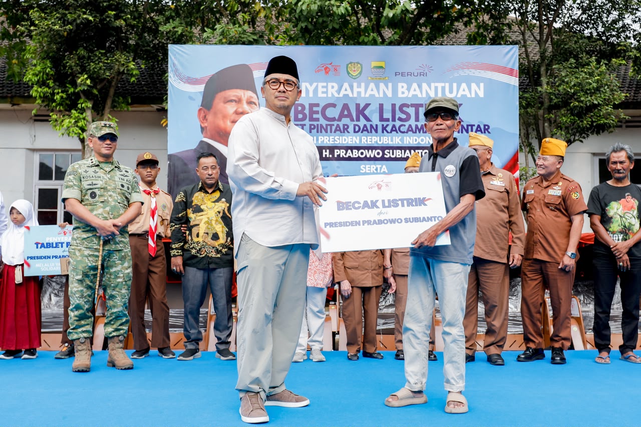 Pemkot Bandung Siapkan 200 Becak Listrik dan Kacamata Pintar untuk Pelajar Tunanetra