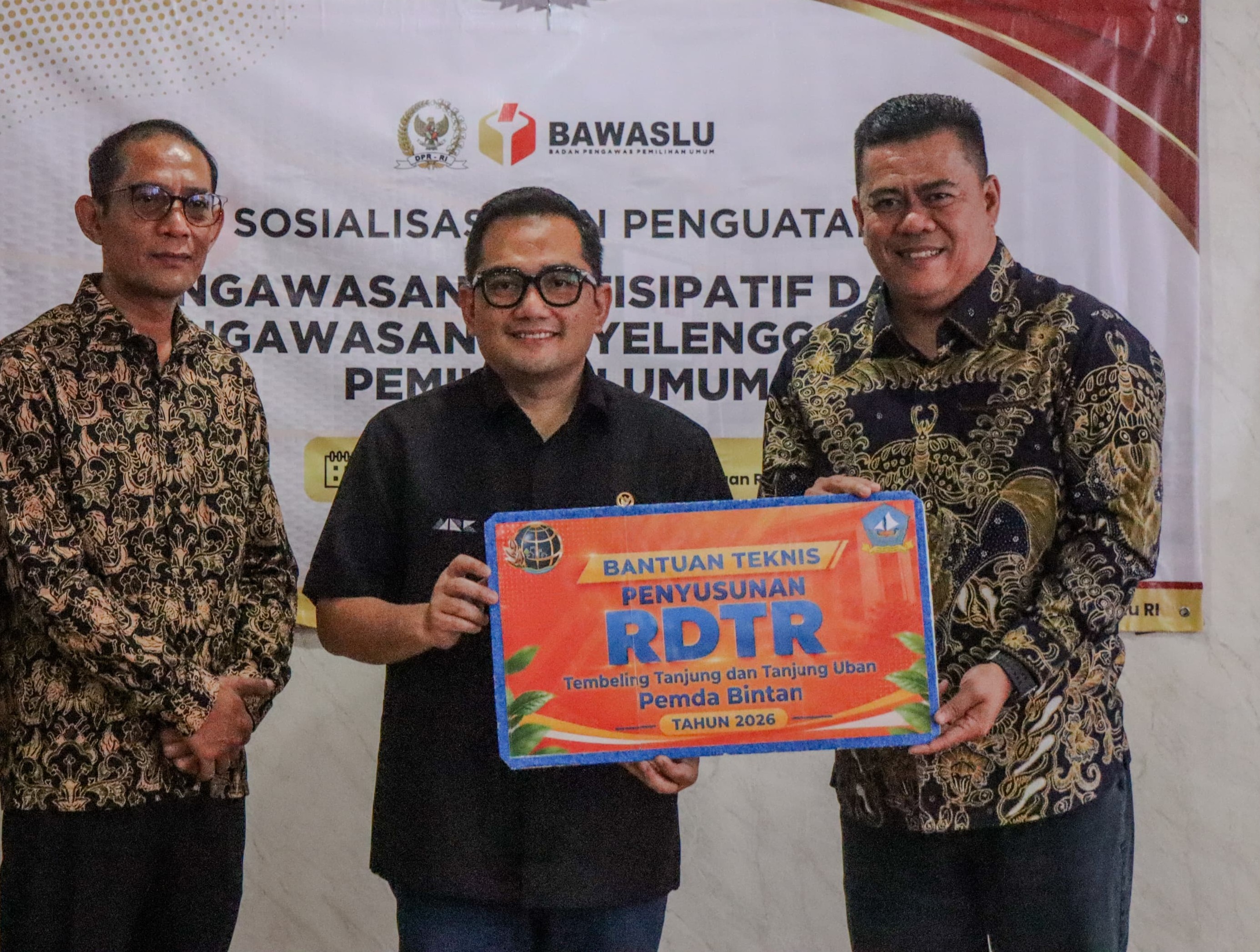 Pemkab Bintan Terima Sertifikat Aset BMD, Wakaf, dan PTSL dari BPN Kepri, Plus Bantuan RDTR Tembeling-Tanjung Uban