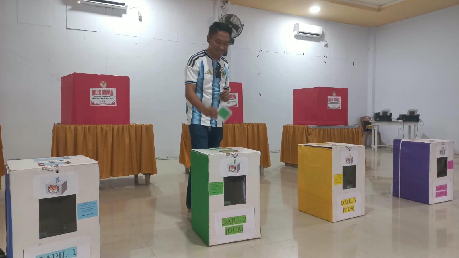 Ketua DPD PAN Morowali Asfar Antre dan Nyoblos di Pemilihan BPD Desa Bente Periode 2026-2034