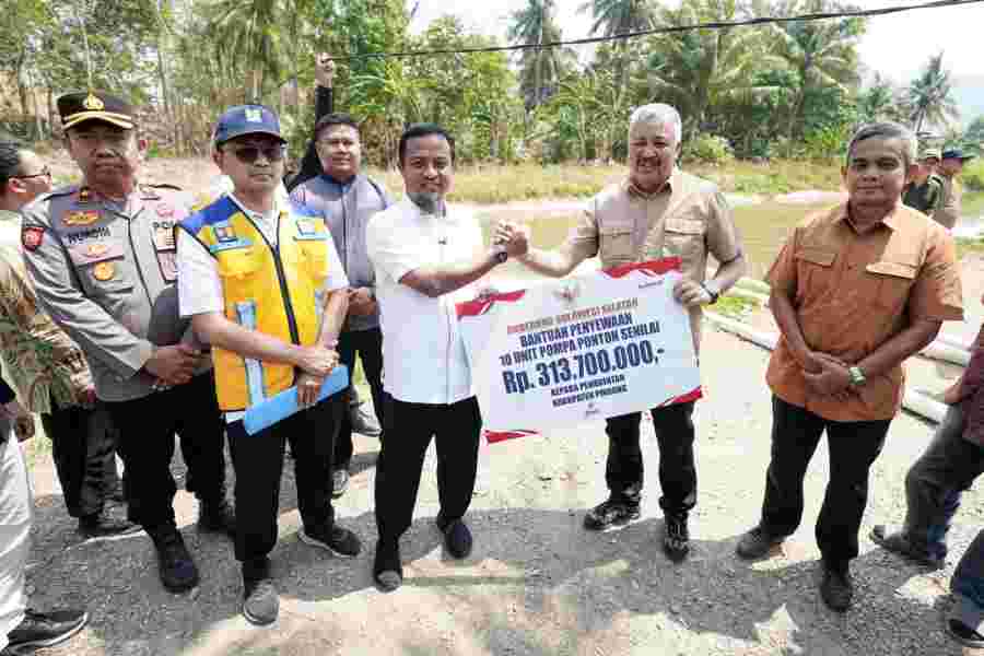 Gubernur Sulsel Kucurkan 10 Pompa Ponton Rp313,7 Juta Selamatkan Sawah Petani Pinrang