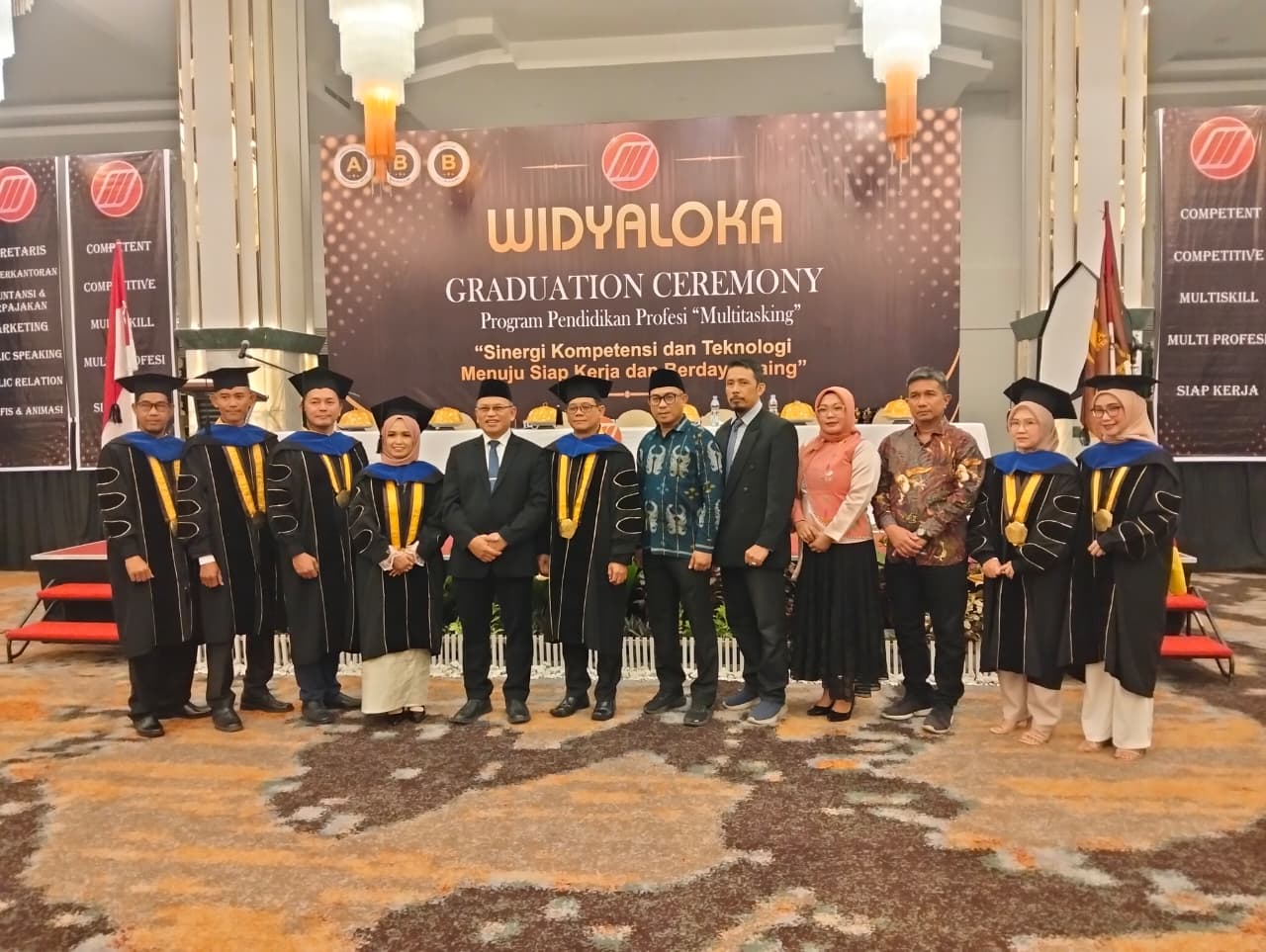 133 Lulusan Widyaloka Palu Diwisuda, Sebagian Langsung Direkrut Perusahaan Tempat Praktik