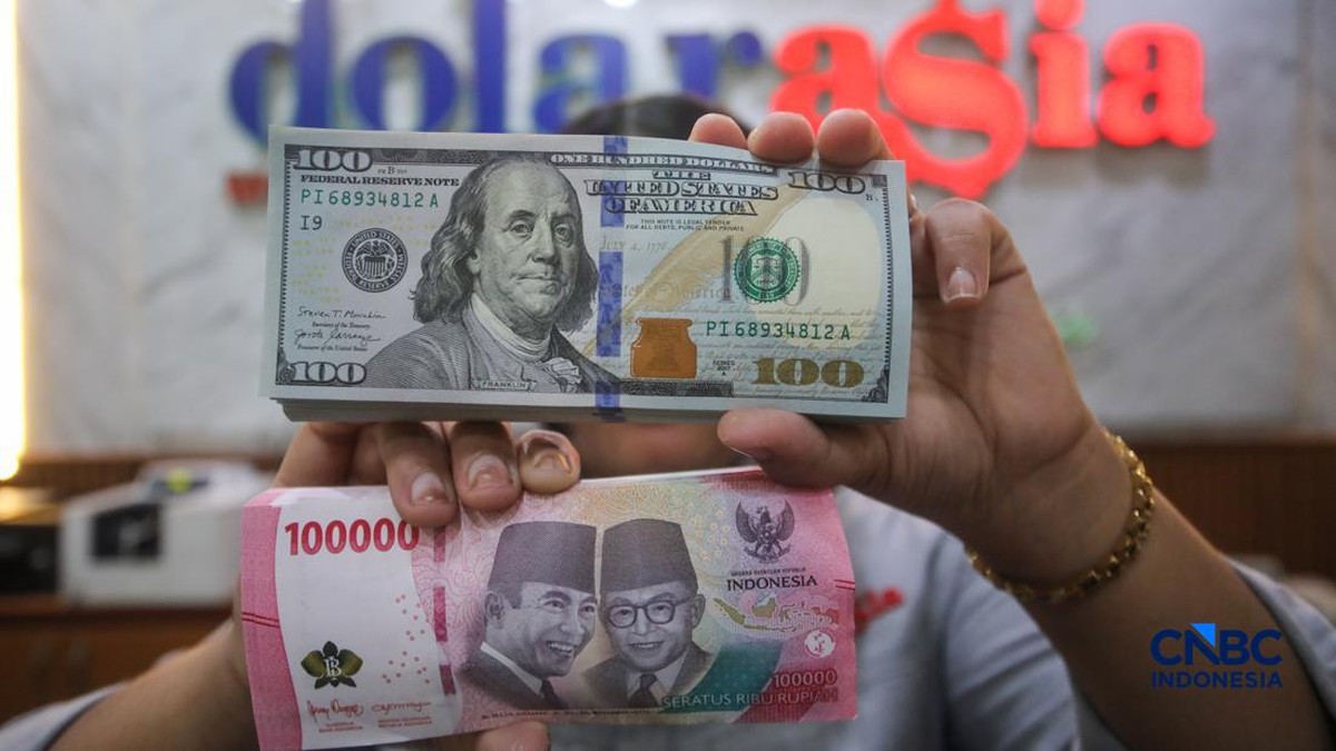 Rekening Dolar di LPS Naik 58,2 Persen, Simpanan Rupiah Hanya 8,4 Persen