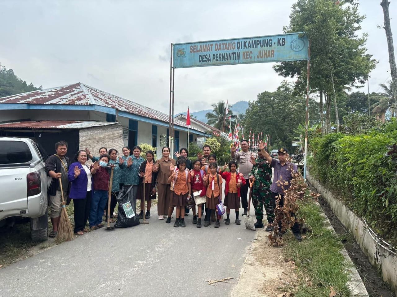 Polsek Juhar Dampingi PKK Desa Pernantin Siapkan Lomba Desa Percontohan Tingkat Kabupaten Karo