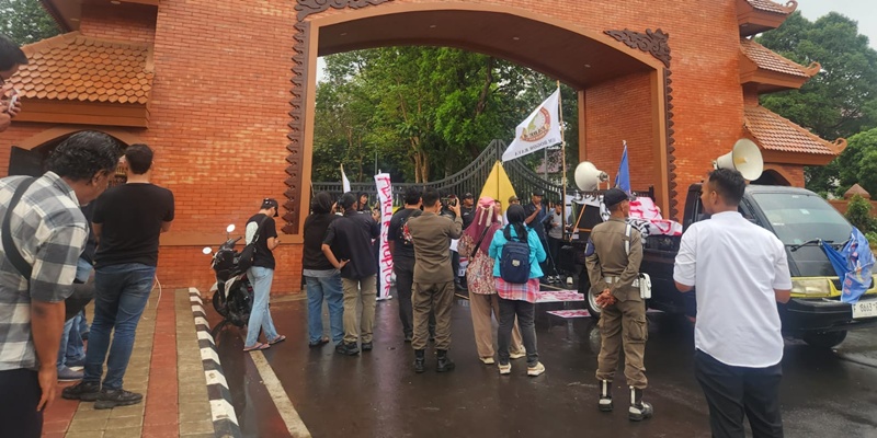 Alumni BEM Bogor Raya Beri KPK Tenggat 3x24 Jam Tuntaskan Korupsi