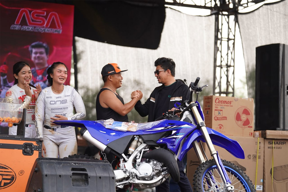 Rider Sumbar Arif Wandi Gondol Grandprize Yamaha YZ125 di BerASA#2 Adventure Trail Bengkulu Utara