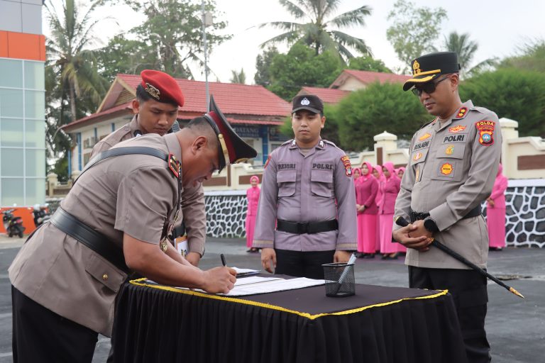 Kapolres Nunukan AKBP Ruslaeni Pimpin Sertijab 5 Jabatan, Kasatbinmas hingga Kapolsek Krayan Berganti