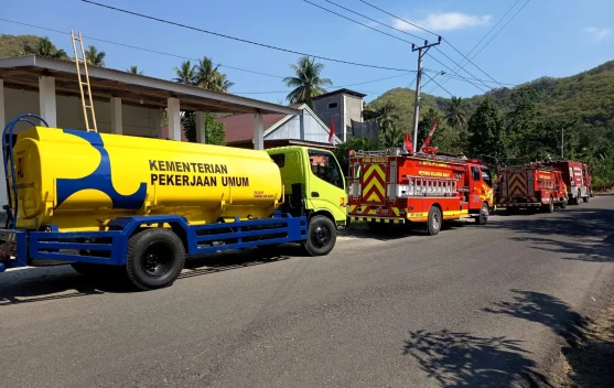 Satgas Kementerian PU Salurkan Hampir 200.000 Liter Air Bersih ke 38 Desa Kekeringan di Mamuju Tengah