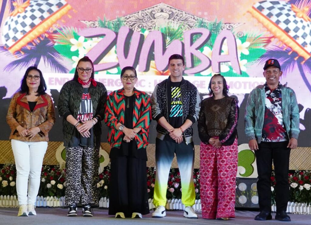 Endek Energetic Buleleng Ajak Kain Tenun Bali Mendunia Lewat Zumba, Diikuti Zin dari Jerman dan Chili