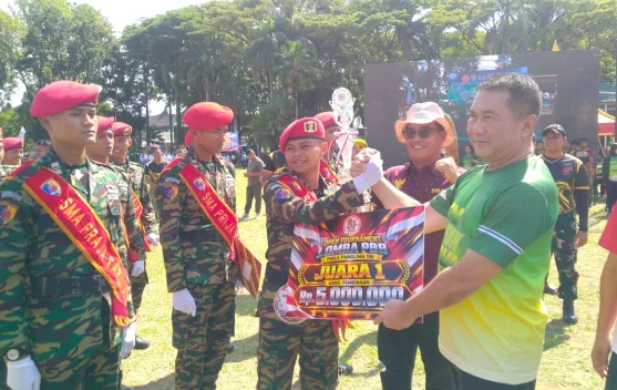 SMA Praja Taruna Sumbar Juara PBB Pangdam XX TIB, Raih Piala Tabanas di Lapangan Imam Bonjol Padang