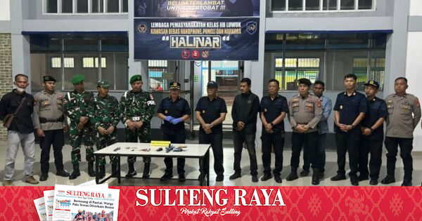Polresta Banggai dan Lapas Luwuk Razia Blok Napi, 25 Tahanan Tes Urine dan 19 Ponsel Disita