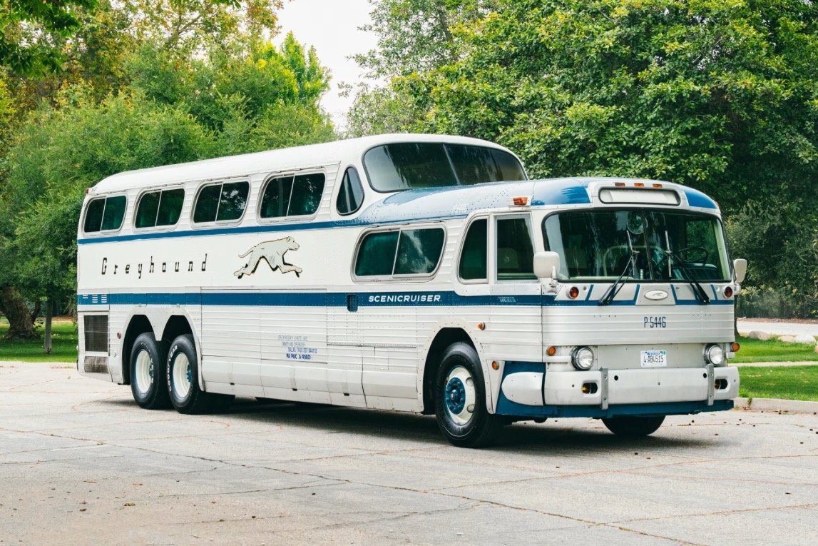 Bus Greyhound Scenicruiser 1954 Ikut Lelang Mecum Las Vegas 2026
