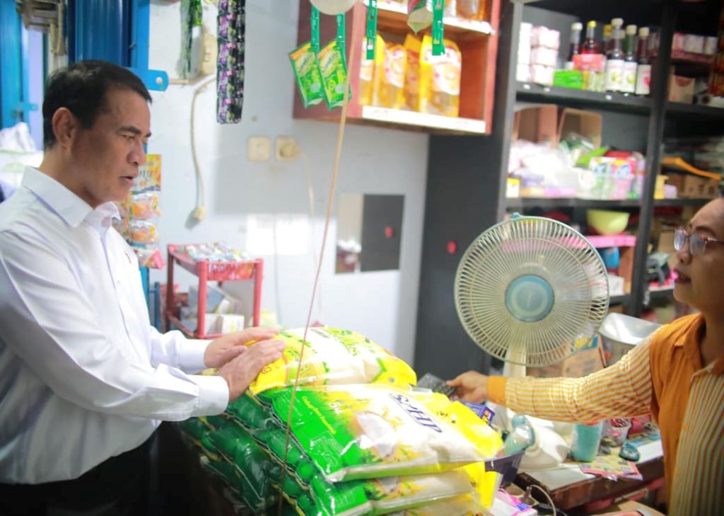 Bulog Pasok 75 Ribu Ton Beras Premium per Bulan ke Ritel Modern