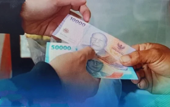 Rupiah Dibuka Melemah 0,25% ke Rp17.892, Indeks Dolar AS Naik ke 100,43