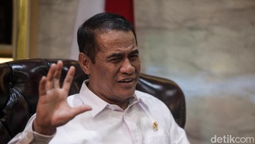Mentan Bantah Beras Kosong, Bulog Diminta Tambah 300.000 Ton Premium