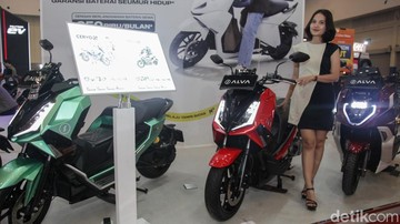 Moeldoko Kritik Insentif Motor Listrik yang Maju-mundur: Dealer Terancam Tutup