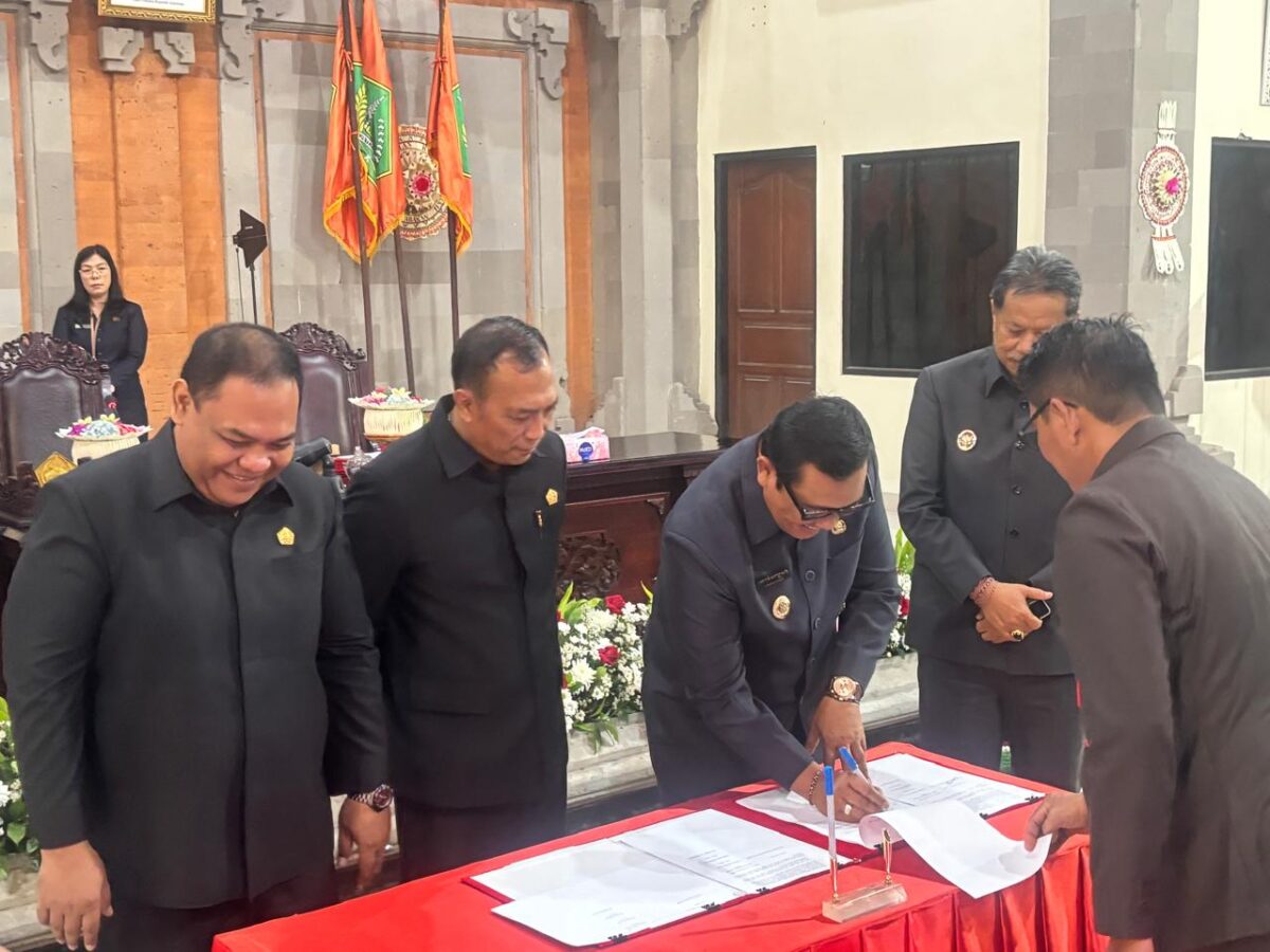 5 Ranperda Tabanan Disepakati DPRD, dari LP2B hingga Perubahan APBD Rp 2,351 Triliun